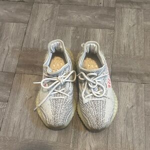 Adidas Yeezy Boost 360